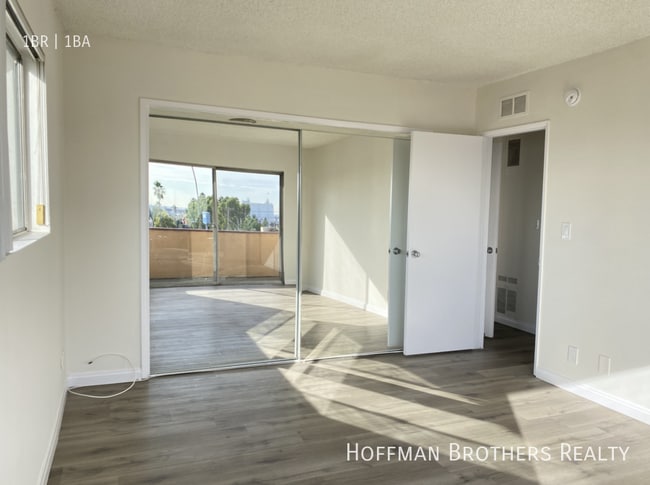 Photo - 7010 Lanewood Ave Unidad 303