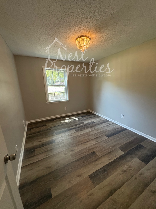 Photo - 136 Weston Watch Rd