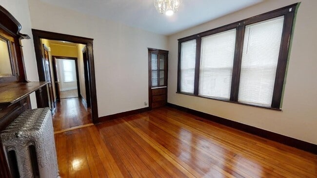 Building Photo - 33 Bellingham St Unit 2