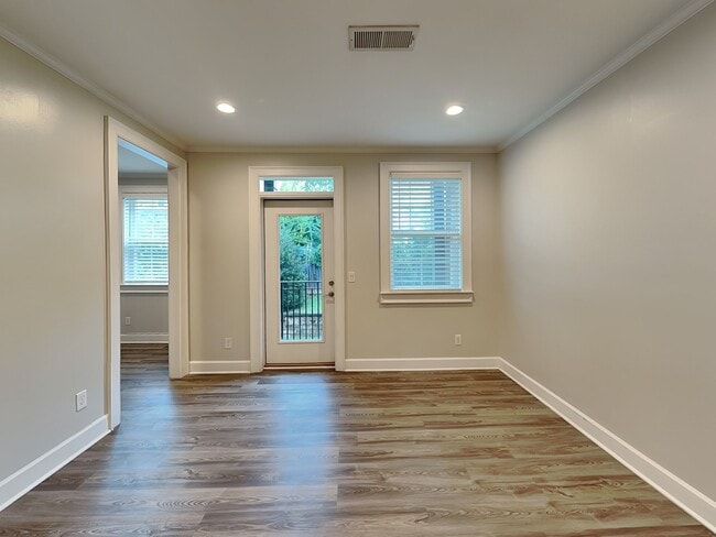 Photo - 1777 Temple Ave