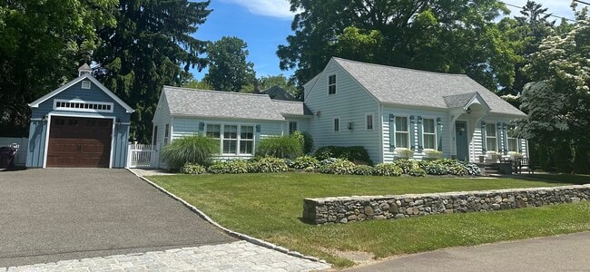 Building Photo - 30 Lawson Dr Rental
