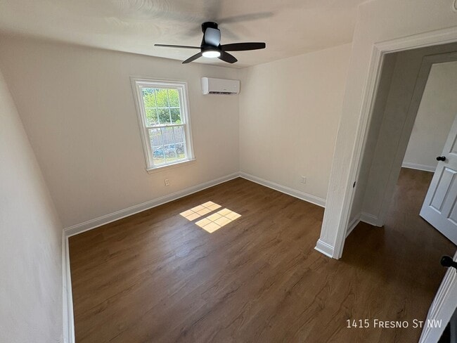 Photo - 1415 Fresno St NW