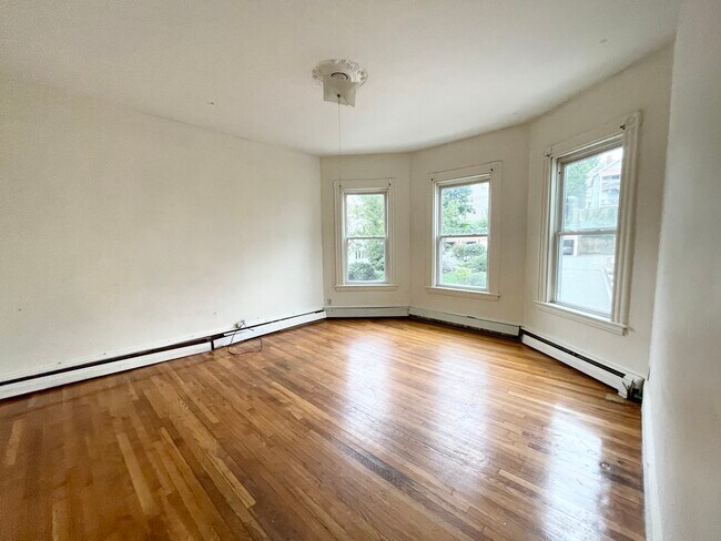 Photo - 61 Hillside St