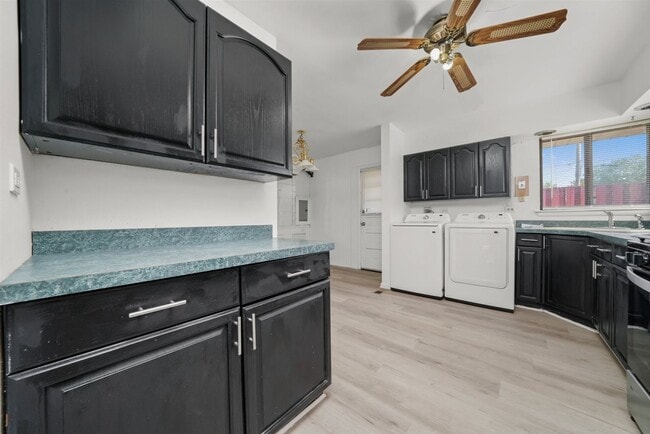 Photo - 17007 Oakwood Ave