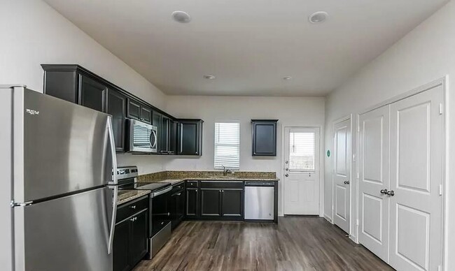 Photo - 6125 Harrah Ln