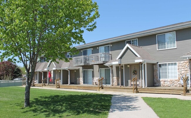 Building Photo - Charming 2-Bedroom, 1-Bath Apartment with Garage, Private Entry and Washer & Dryer Unit 3440-8