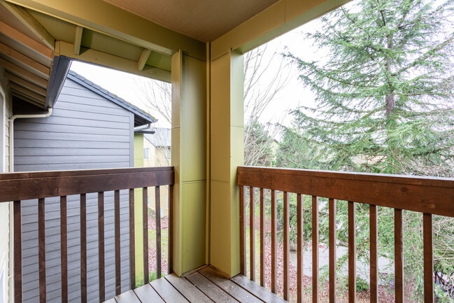 2BR, 1BA - 884 SF - Renovated