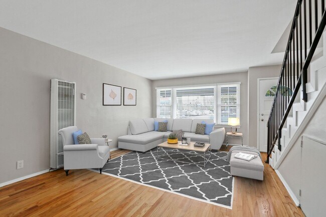 Photo - 527 Washington