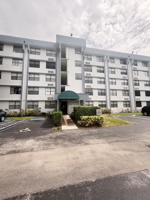 Building Photo - 2501 Riverside Dr Unit 114-A