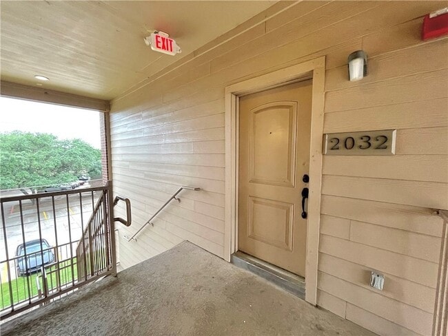 Photo - 1915 Dartmouth St Unidad 2013