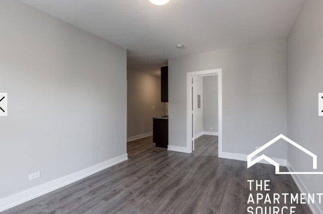 Photo - 709 W Brompton Ave Unit 3