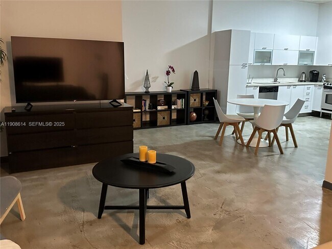 Photo - 234 NE 3rd St Unidad 204