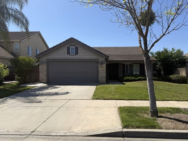 Building Photo - Available Now! Spacious home located in North Merced