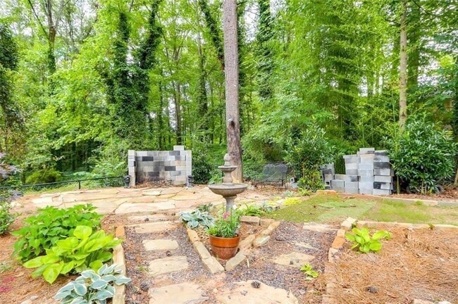 Photo - 392 Greenfield Ct