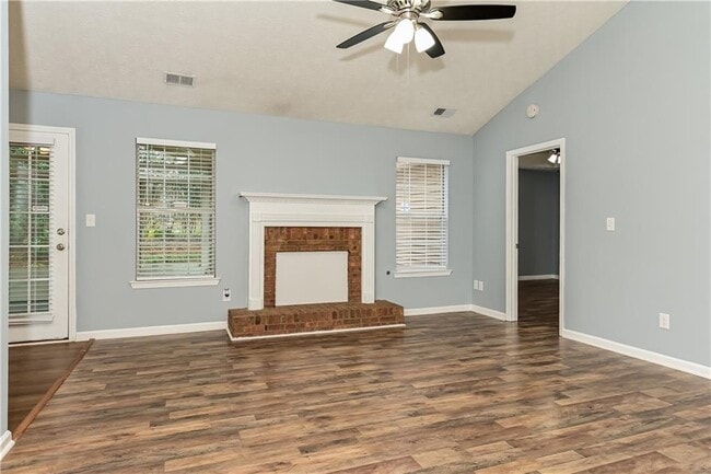 Photo - 5986 Creekside Dr