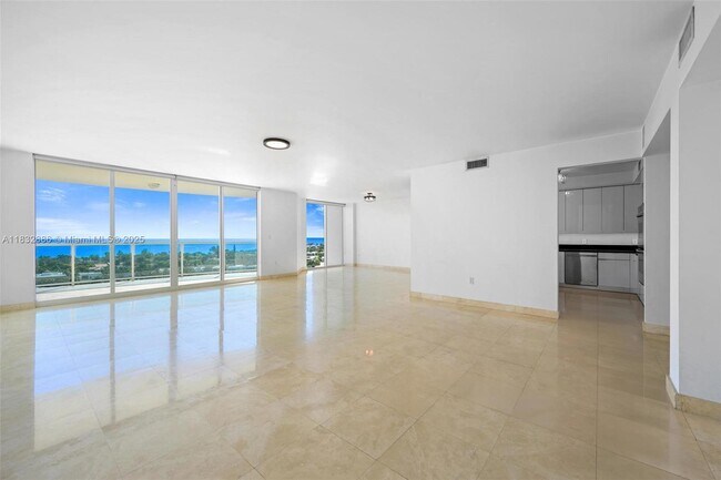 Photo - 20201 E Country Club Dr Unidad 1502 Rental
