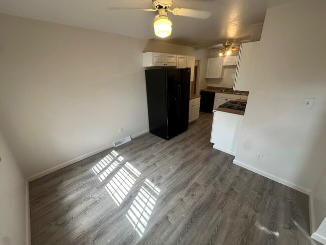 Photo - 4638 Swadley St