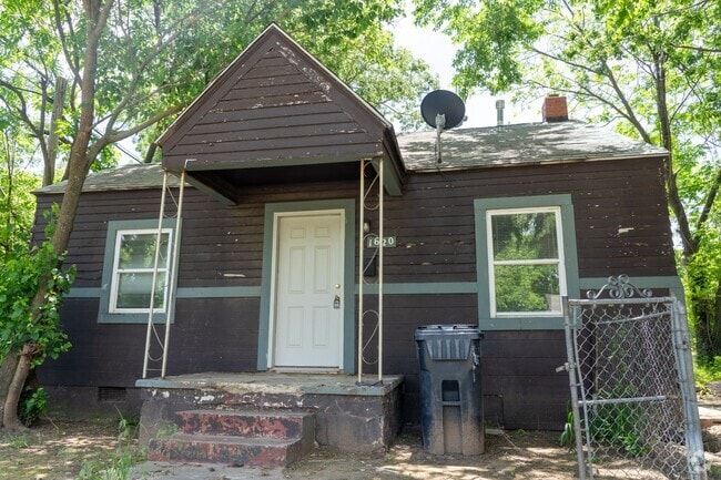 Building Photo - CHECK OUT this 3 bedroom in OKC! - FULLY R... Rental