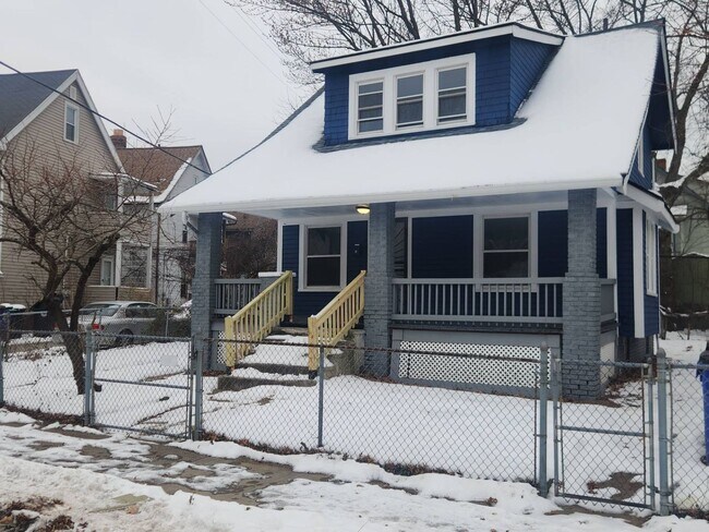 1140 E 144th St