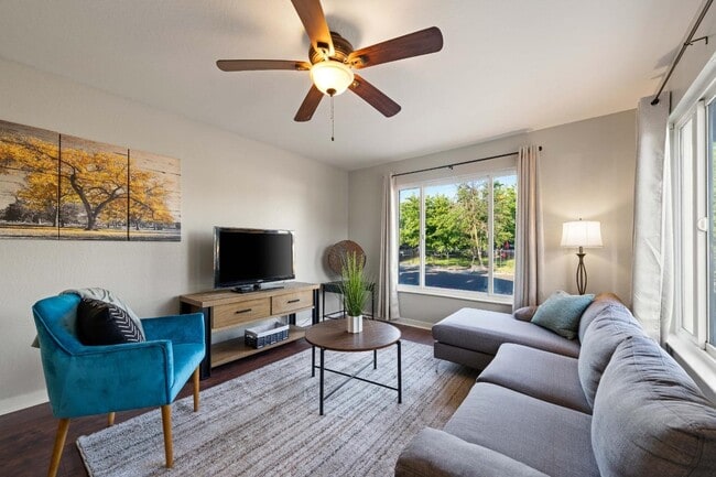 Photo - 5904 40th St