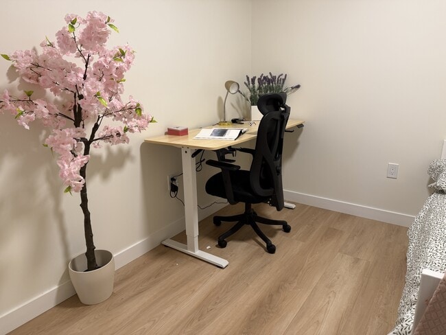 Photo - 8615-8108 108 St NW Unit 407