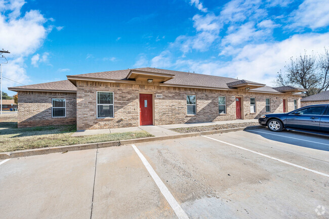 Building Photo - 2217 W Utah Ave Rental