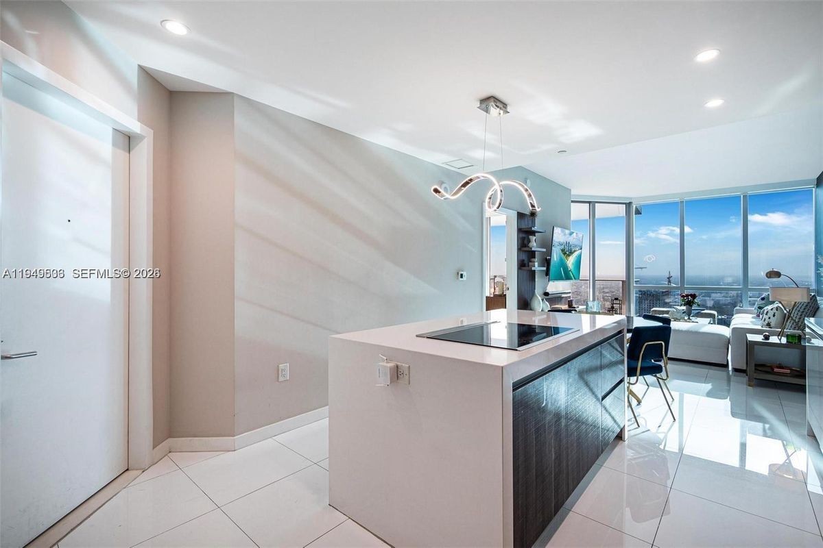 Photo - 851 NE 1st Ave