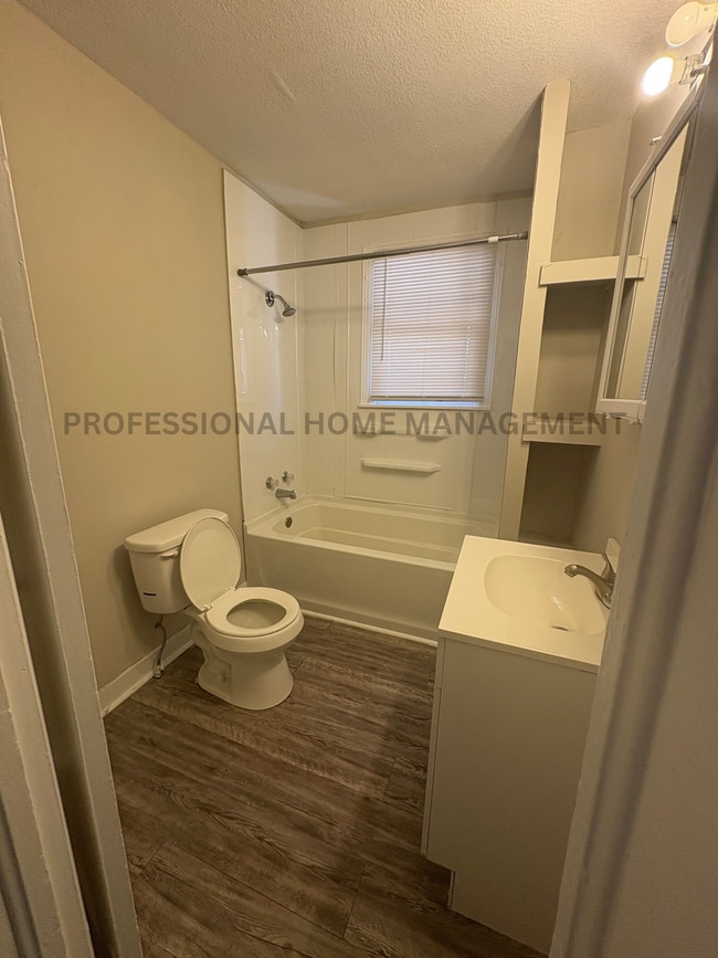 Photo - Chic Downtown Newton Studio – Corner Unit!
