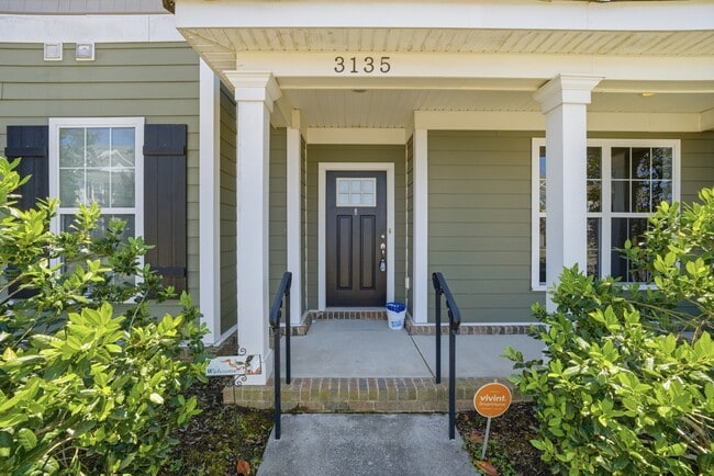 Photo - 3135 Patrick Henry Dr