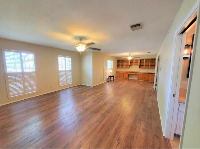 Photo - 21 Larkwood Ln