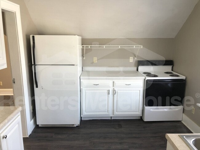 Photo - 209 1/2 Cross Street