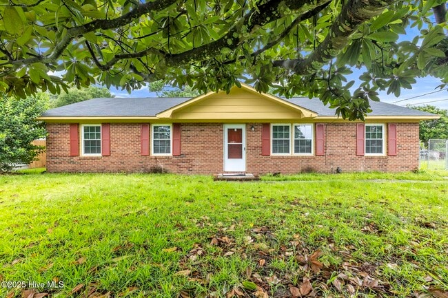 Building Photo - 105 Brier Rd Rental