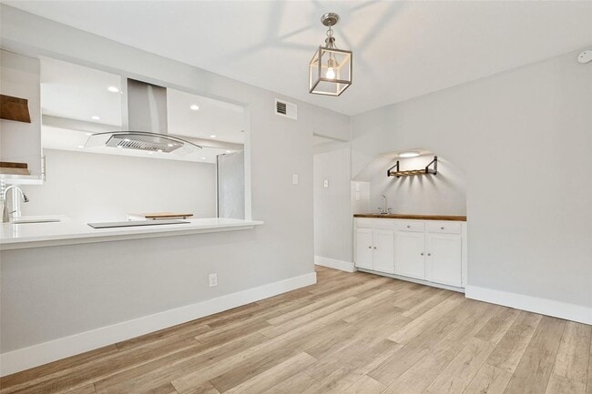 Photo - 2114 Wheaton Dr