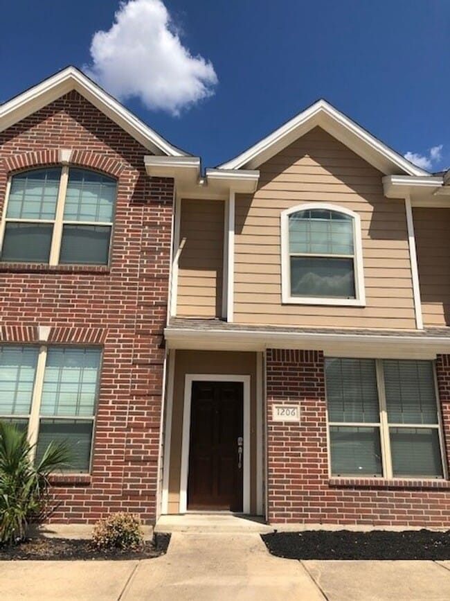 Building Photo - 1204 River Ridge Unit 1204ALL