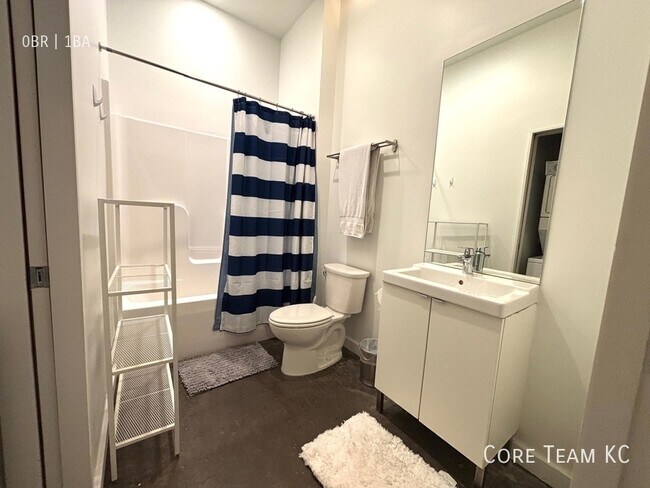 Photo - 1723 Walnut St Unit 208