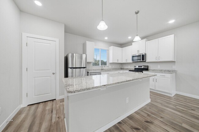 21527 Sir Walter Ln