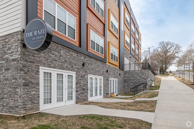 Photo - Razz on Berry