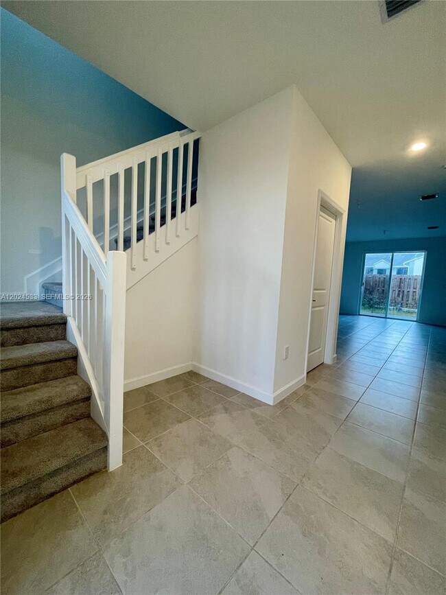 Photo - 708 SE 13th Ct