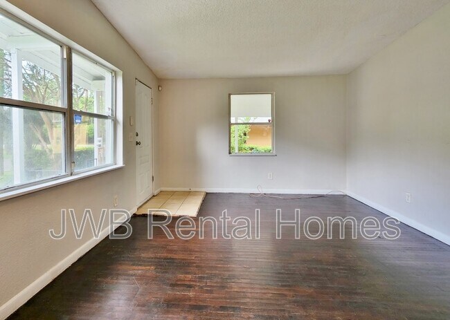 Photo - 4225 Homer Rd N