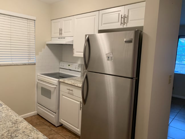 Photo - 1610 Shirley Ct Unit 2