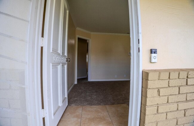 Photo - 588 Mulberry Cir