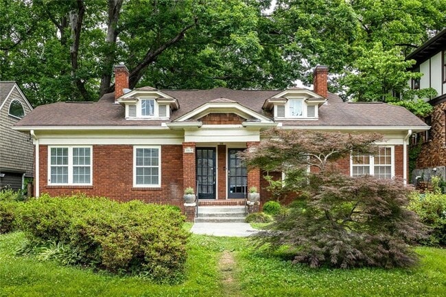 Building Photo - 1047 Greencove Ave NE