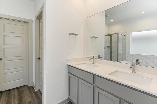 Photo - 7918 Brumly Ln