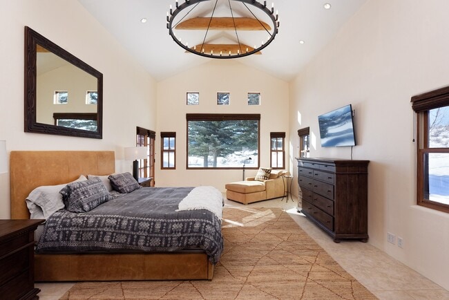 Photo - 661 Green Meadow Dr