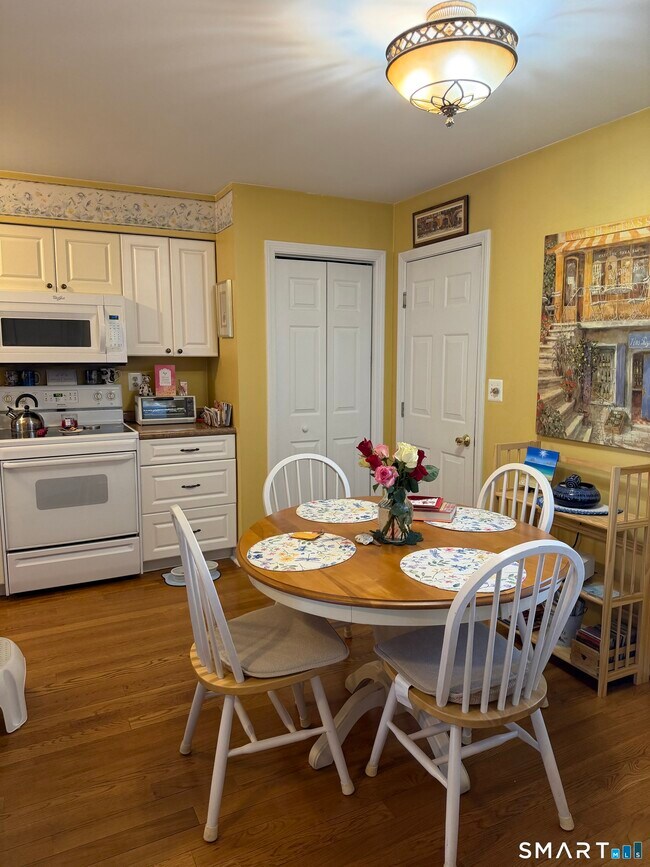 Photo - 30 Folkstone Rd Unit APT C