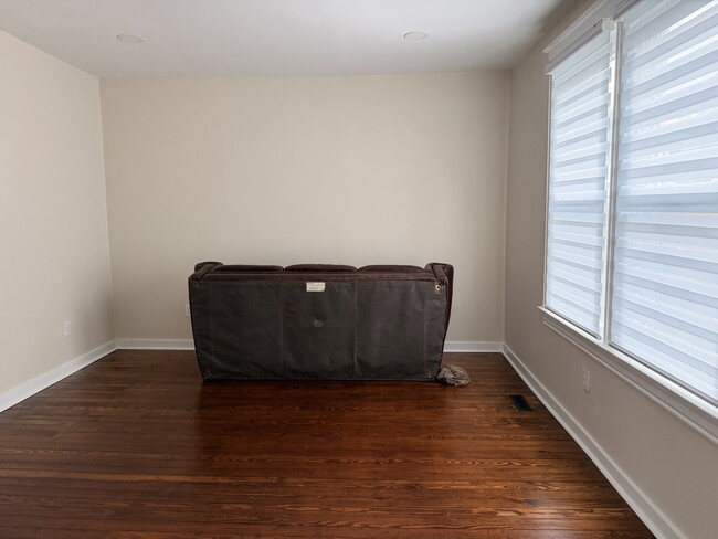 17 Parkview Ave