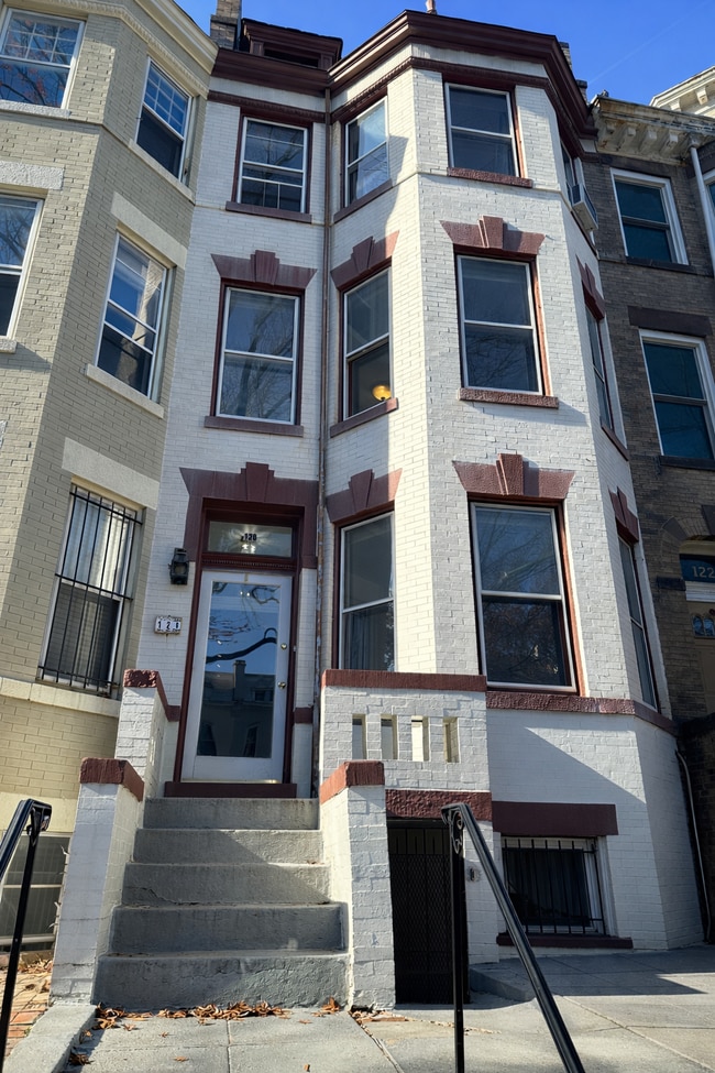 Building Photo - 120 3rd St NE