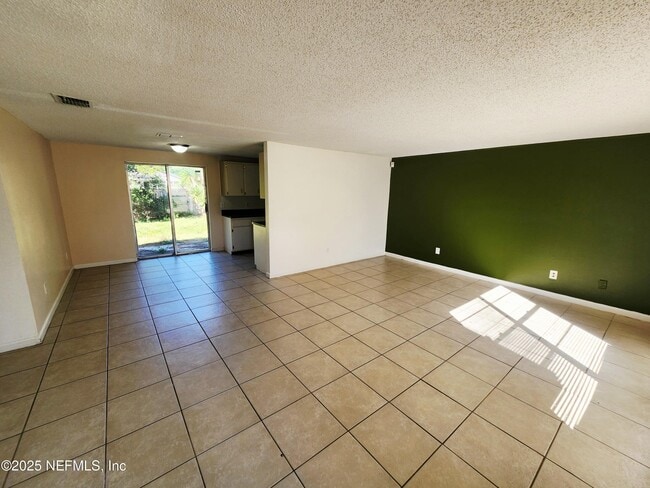 Photo - 7127 Prellie St