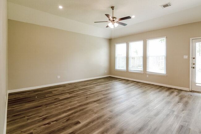 403 Cedar Lake Dr