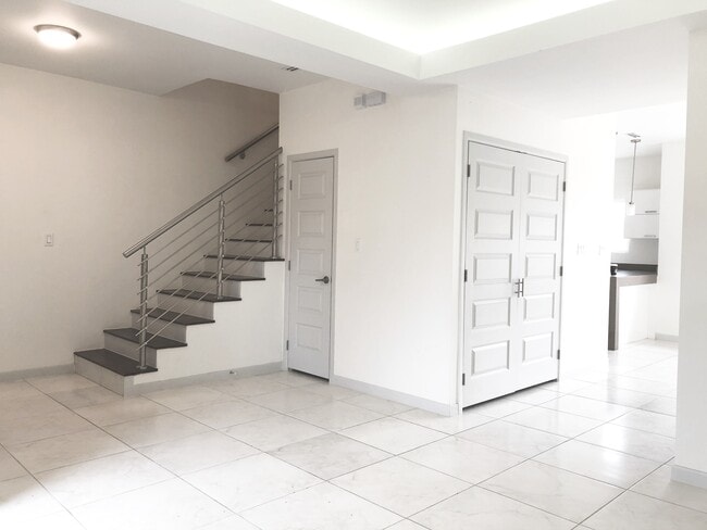 Photo - 2312 Harmony Ln